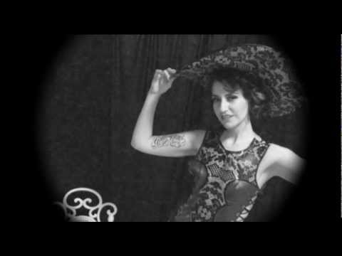 The Elusive & Mysterious Iza La Vamp