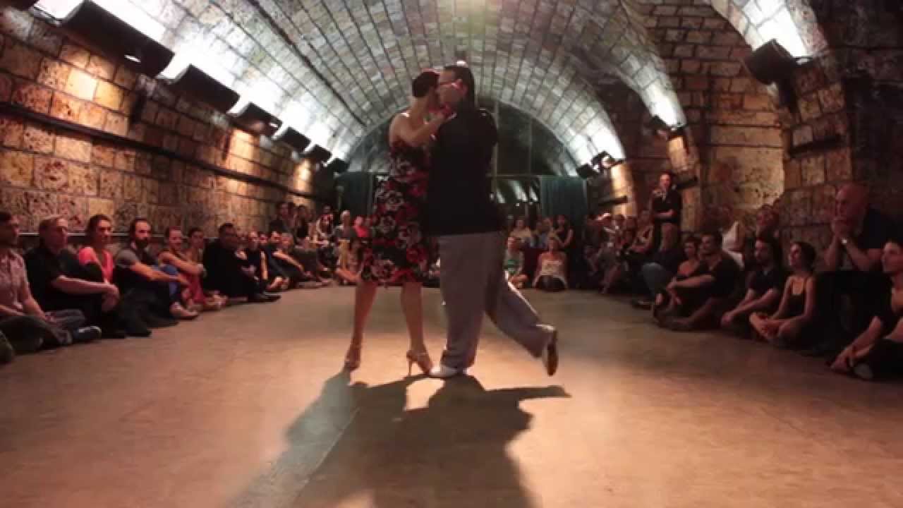 Maria Filali y John Zabala 1/4 - Tango - Cautivo (A.Troilo) - 03/10/14 - Paris (Les Frigos)