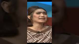 Download lagu Revi Mariska Admits She's Crazy #Shorts mp3