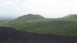 preview picture of video 'Volcán Boarding at Cerro Negro - Nicaragua - View'