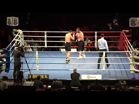 MAH05635 Erik Pfeifer vs Tornike Puritchamiashvili
