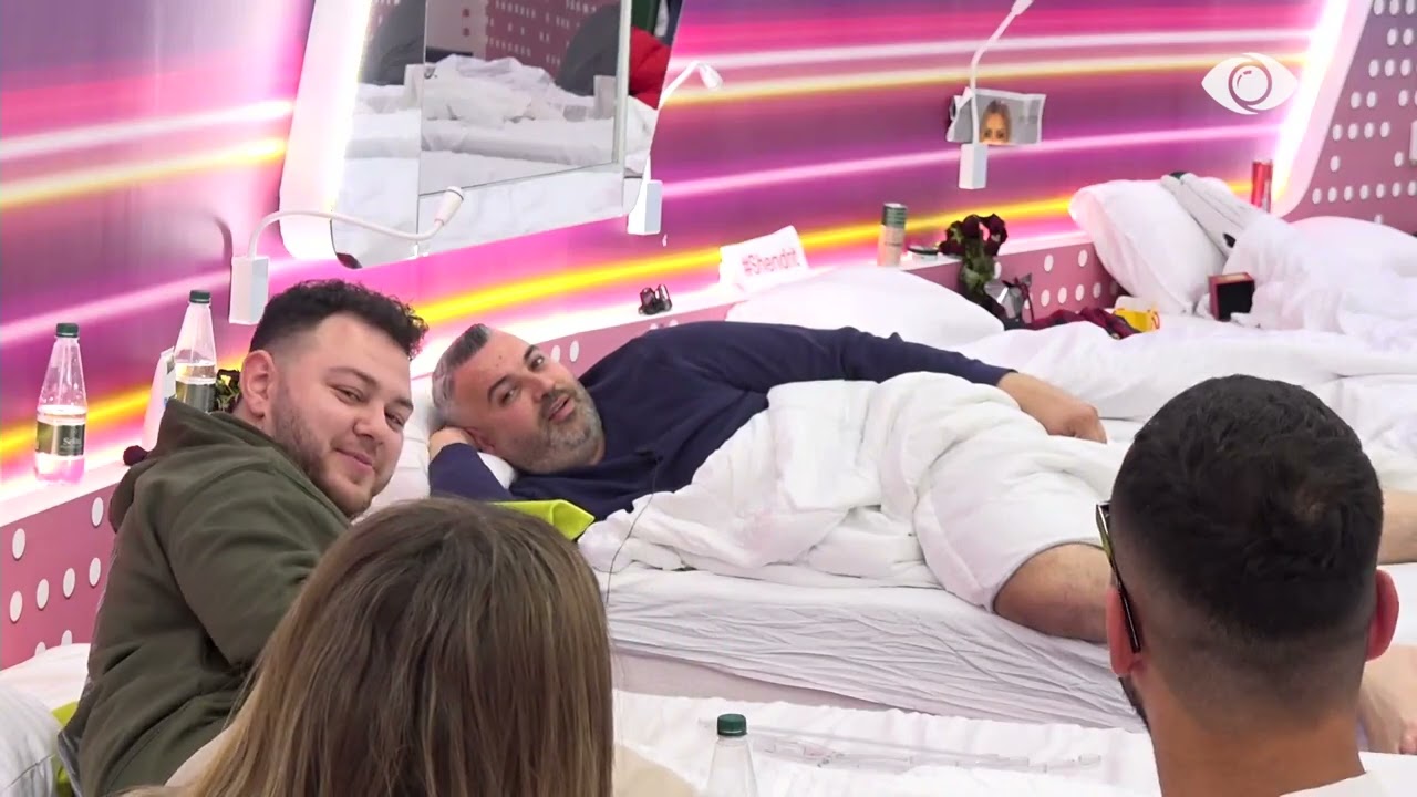 A mund të bëhesh ti qetësia ime?/ Juela i drejtohet Stenaldos, banorja e përqafon