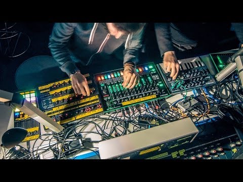 Erhalder vs Gert 3000 Roland Aira Acid Jam at SlackJackerz Radio Show / TR-8 and TB-3 w/ Ableton