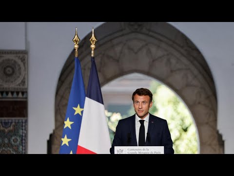 الرئيس الفرنسي إيمانويل ماكرون يشارك في الاحتفال بمئوية افتتاح مسجد باريس الكبير • فرانس 24