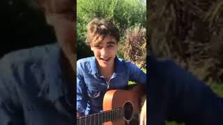 Santiago Achaga cantando Como decirte que te quiero