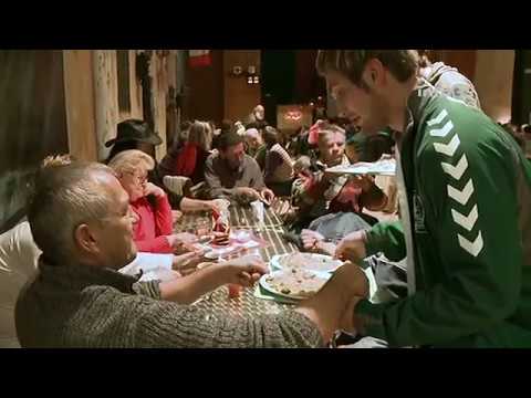 SC DHfK Handballer servieren im Restaurant des Herzens