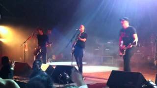 Millencolin - Buzzer (Monterrey, Mexico 12/8/10)
