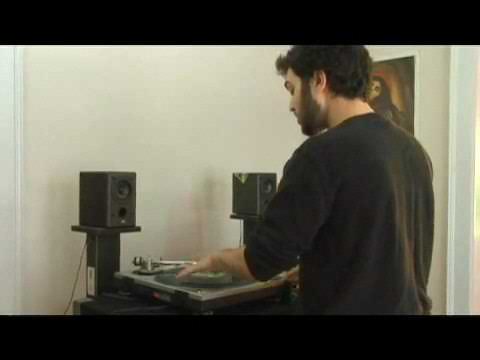 DJ Scratching Techniques: Forearm Position