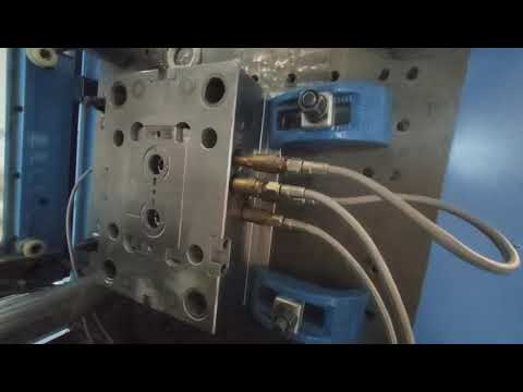 2 cavity plastic injection molding