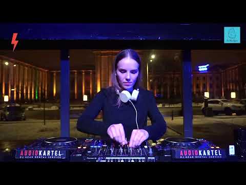 The Blue Oyster: Richie Beige / 28.01 / 18 - 19