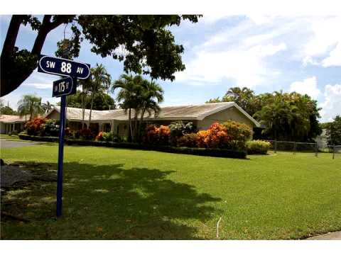 8780 SW 175 ST,Palmetto Bay,FL 33157 House For Sale