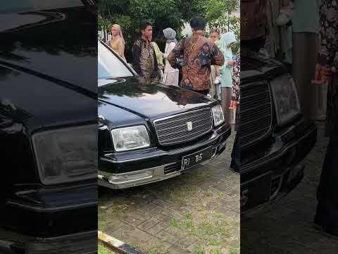 Thumbnail for #viral mobil toyota century dengan no plat RI 65 terlihat parkir pada sebuah acara pernikahan by Toyota, Toyota Century, Car, Toyota MOB