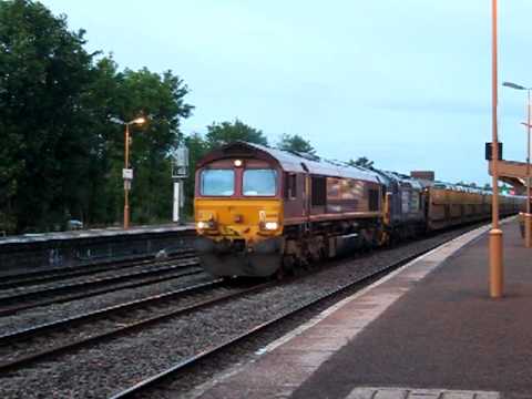 66081 hauls 37682 Dead in tow on 6X65 Didcot to Mossend Enterprise
