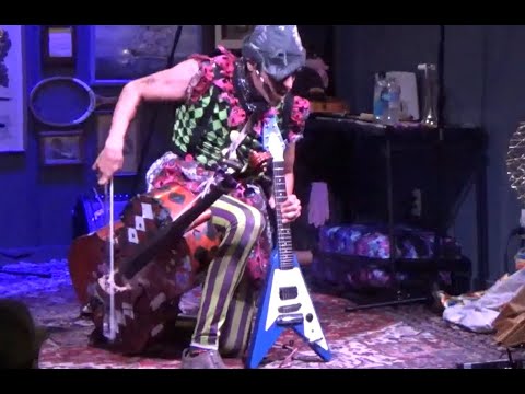 guitar while cello goblin