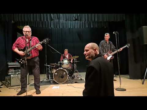 Ellis and the angry teens 4.10.25 Hyrylä Väinölä / Pasi ja Jake 100v 