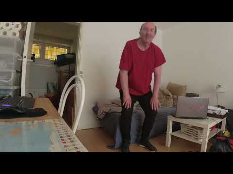 MongoTV_13043 - Cykler Til LIDL Fredag Eftermiddag og Køber En Stor Pose Pingvin Mix SLIK