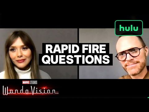 快速提問。伊麗莎白-奧爾森和保羅-貝坦尼--漫威影業的萬達視界--Hulu。 (Rapid Fire Questions: Elizabeth Olsen and Paul Bettany • Marvel Studio's WandaVision • Hulu)