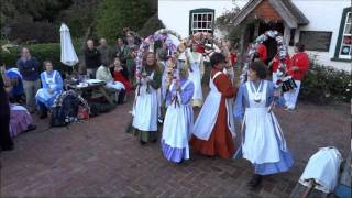 preview picture of video 'The Knots of May Morris at The Fountain Inn, Ashurst, 12th July, 2011.wmv'