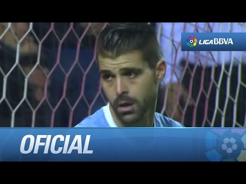 Paradón de Cuéllar al desviar un remate de Banega