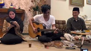 Download lagu Akustik Putri Iklan Charly -  silaturahmi pondok pesantren mp3