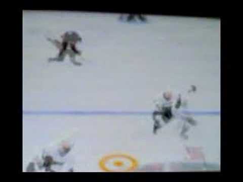 Andrej Meszaros breakdances, NHL 08
