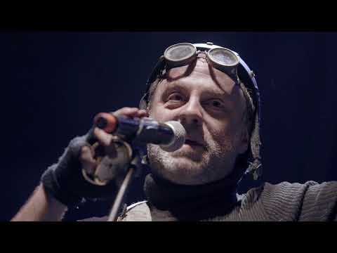 Videoclip de A los Poetas (Poesía) (En Vivo) — La Vela Puerca
