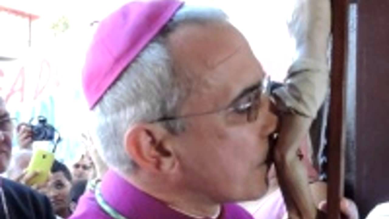 O USO DA BATINA   Dom Henrique Soares da Costa