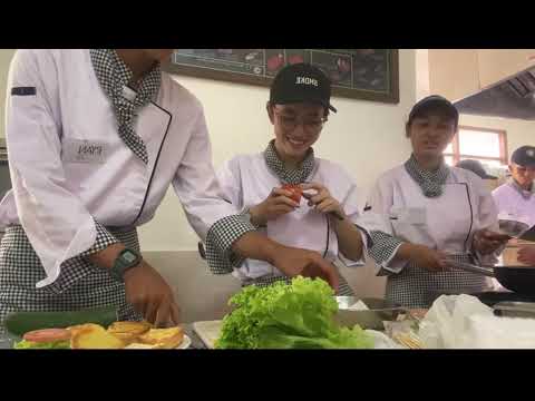 Menu Room Service_28_3A MBP_Ni Made Ade Pradnya Putri