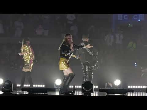 2000s Pop Tour, Bacilos - Entrada "Caraluna" ft. Todos