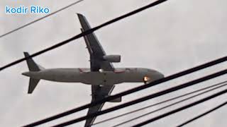 detik-detik pesawat mau landing di bandara Soekarnohatta!!