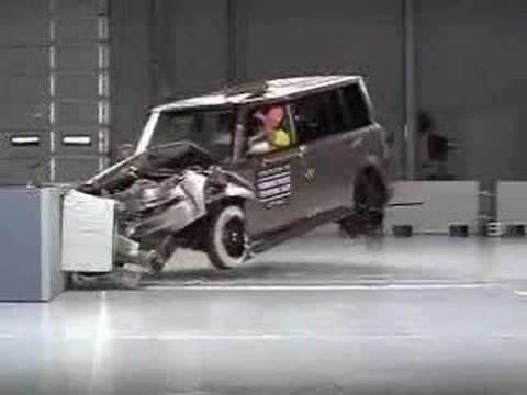 Crash Test 2006 Scion  Xb / Toyota Bb  ( Frontal Impact ) IIHS