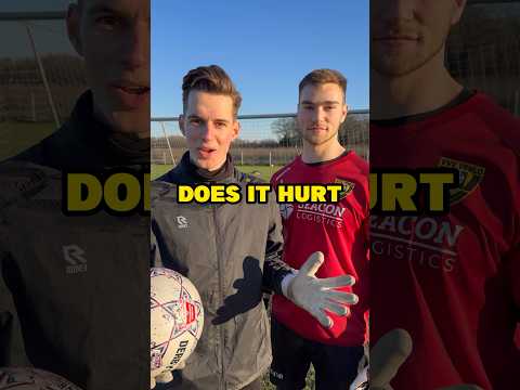 Three tips on Diving by a Pro Goalkeeper! ⚡️ #goalkeeper #goalkeepertraining #goalkeepertips