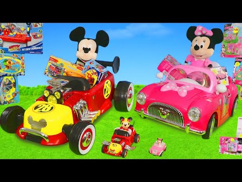 Arabalarda Mickey ve Minnie sürüşü