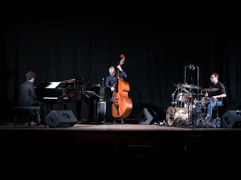 Englishman in New York (Sting). Urban Fabula version