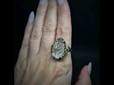 Кольцо серебряное с природными резным аквамарином в виде листа и хромдиопсидами, ручная работа Размер - 17,5 - фото 1 - id-p1863389324