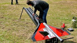 WOW !! STUNNING !! LOUD AND FAST !! / PULSO PULSE ENGINE POWERED RC JET MODEL / FLIGHT DEMONSTRATION