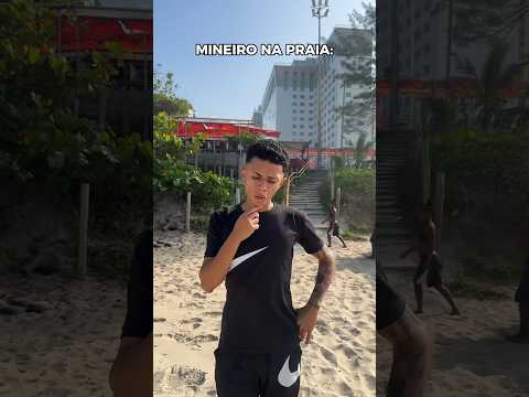 MINEIRO NA PRAIA #shorts
