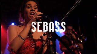 SEBASS - Xipnitiráki [Live]