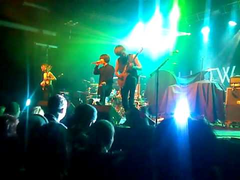 ONE OK ROCK在密歇根州大急流城4-12-15十字路口的演唱會 (2/2) (ONE OK ROCK Live at the Intersection Grand Rapids, MI 4-12-15 (2/2))