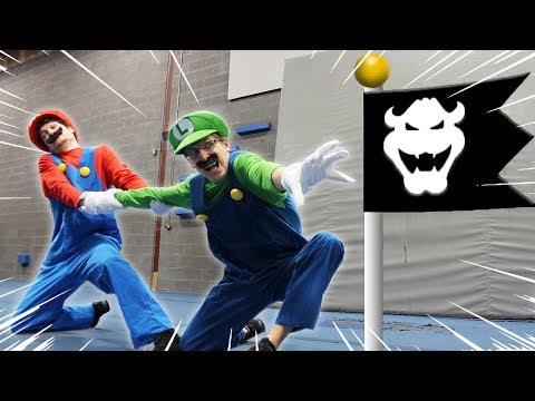Mario VS Luigi racing Super Mario Bro U Deluxe level - In real life