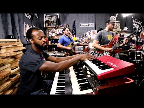 TAUK - 'Rainwalk' ::: Second Story Garage