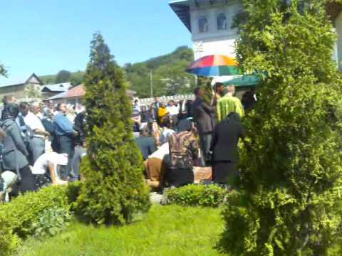 iubite voi Doamne (hram cucova -P Serapion).3gp