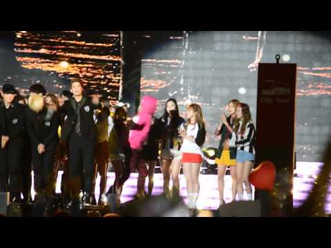 151009 Red Velvet and Taeyeon at musicbank