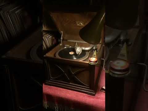 Dream Lover…. By… The Manhattan Melodymakers.  1930