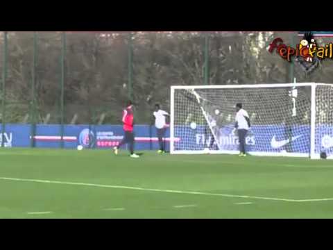 Ibra y su asombroso dominio de la rodilla para marcar