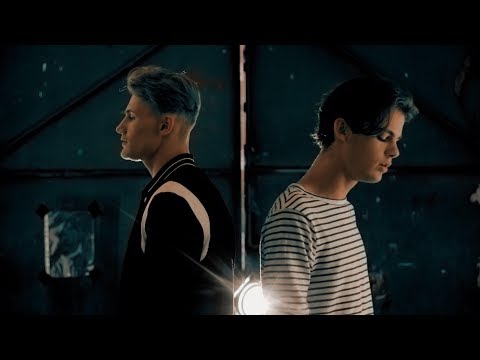 Bakos Atti x Bartha Zsombi - Utamon Egyedül [ Official Music Video ]