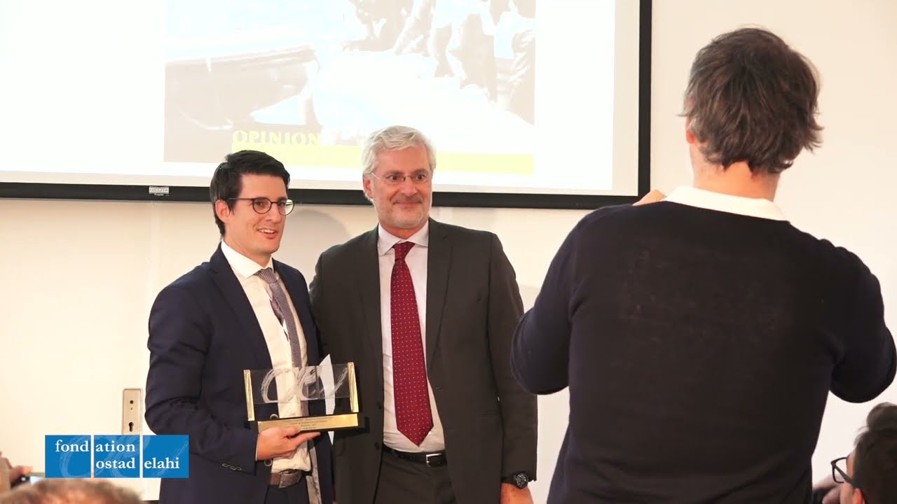 Trophées 2017 - Remise du Trophée de l'enseignement de l'éthique à Johan Rochel Trophées 2017 - Remise du Trophée de l'enseignement de l'éthique à Johan Rochel