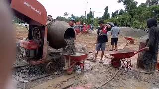 preview picture of video 'kerja bakti cor lantai aulah tongkonan toraja bintuni'