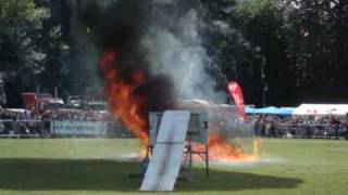 preview picture of video 'flyin ryan at the abergavenny steam rally 2010'