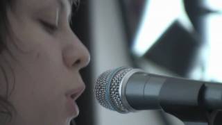 Tegan and Sara, &quot;Hell&quot; (WFNX Ames Hotel Acoustic Sessions)